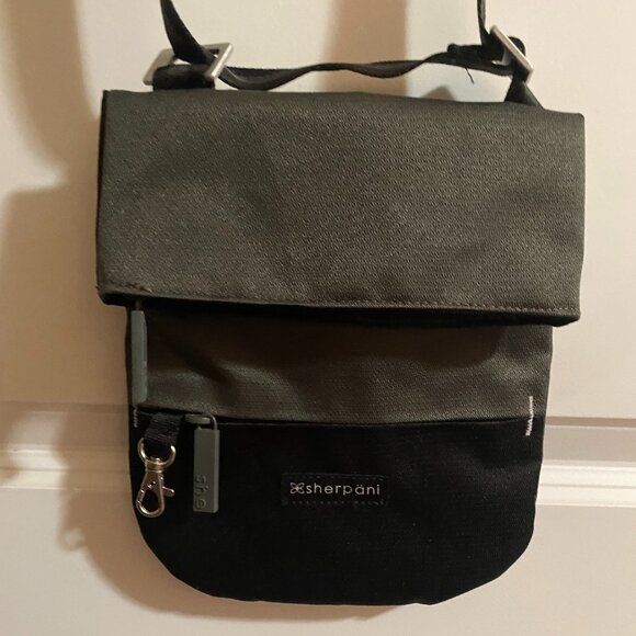 Sherpani PICA Magnetic Closure Fold Crossbody Bag - Picture 1 of 11